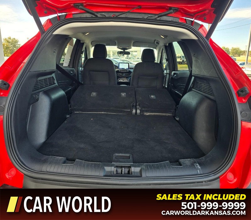 Ford Escape Vehicle Full-screen Gallery Image 14