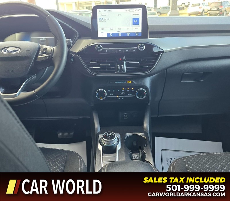 Ford Escape Vehicle Full-screen Gallery Image 18