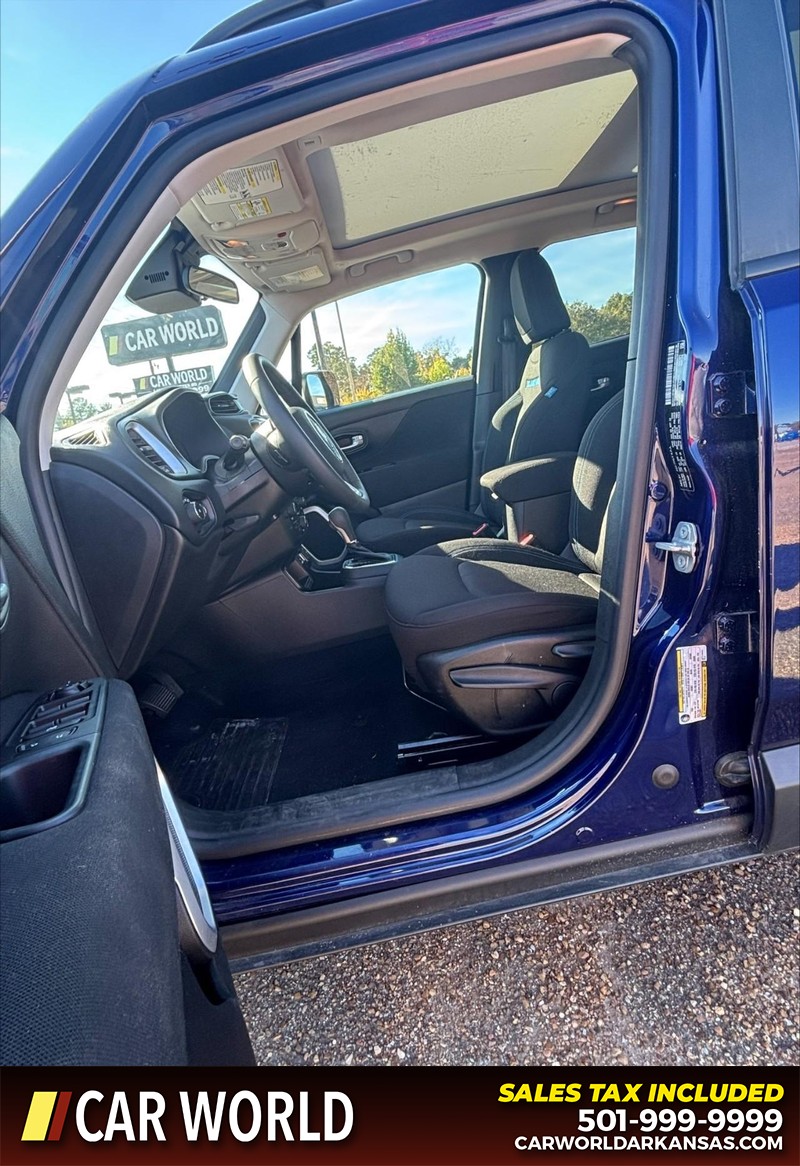 Jeep Renegade Vehicle Full-screen Gallery Image 13