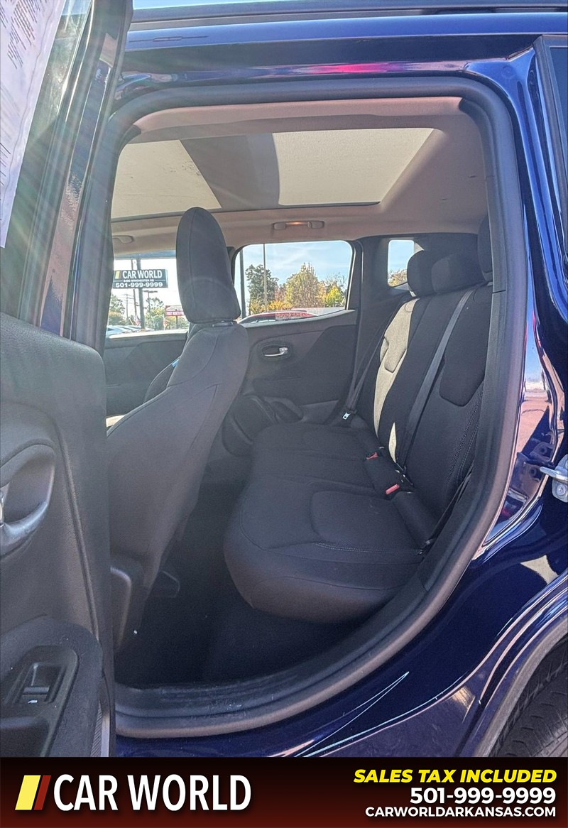 Jeep Renegade Vehicle Full-screen Gallery Image 15