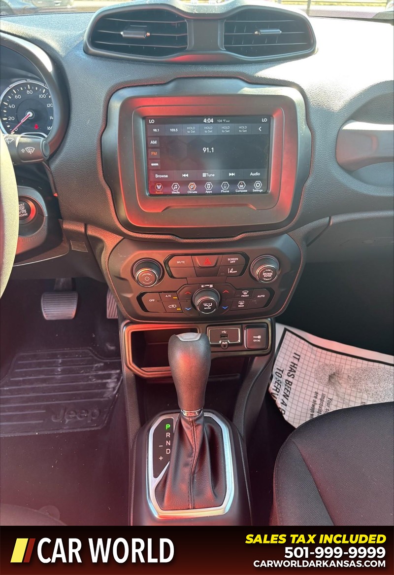 Jeep Renegade Vehicle Full-screen Gallery Image 17