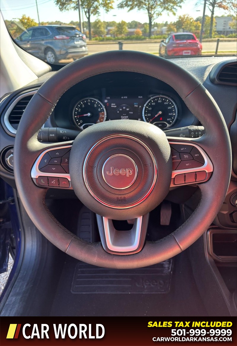 Jeep Renegade Vehicle Full-screen Gallery Image 19