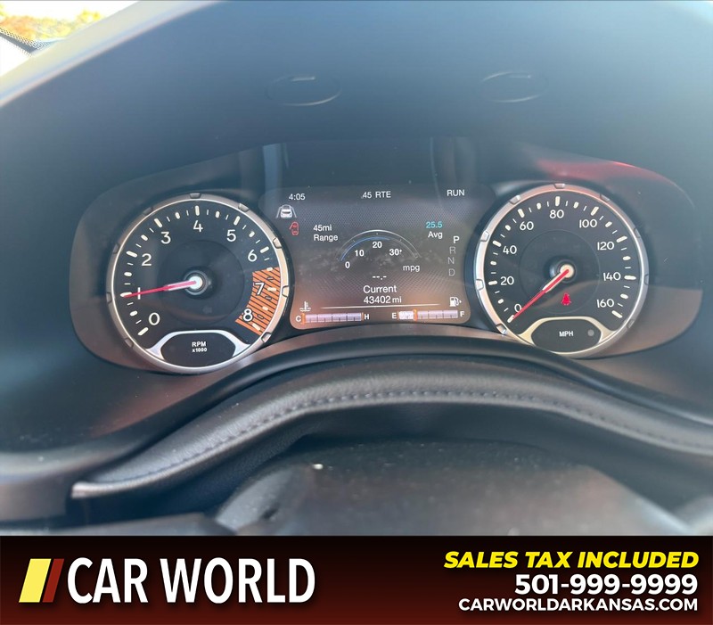 Jeep Renegade Vehicle Full-screen Gallery Image 20