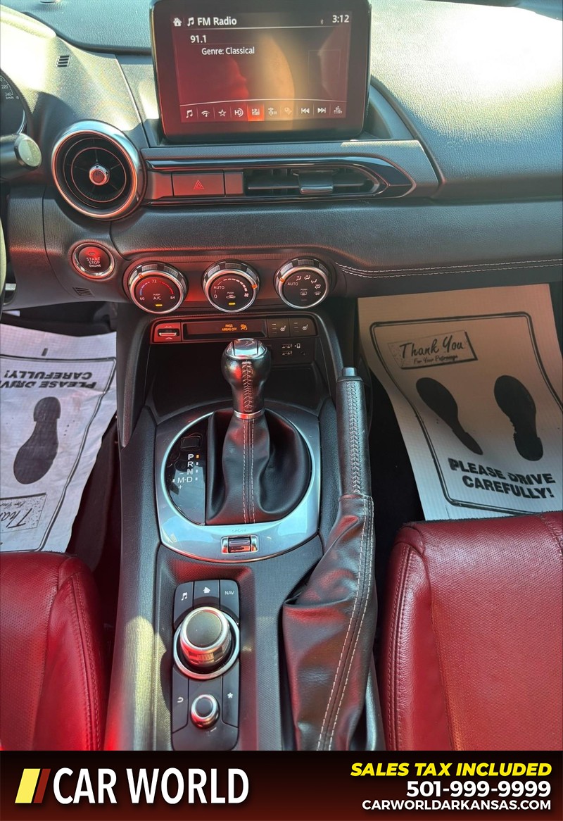 Mazda MX-5 Miata RF Vehicle Full-screen Gallery Image 13