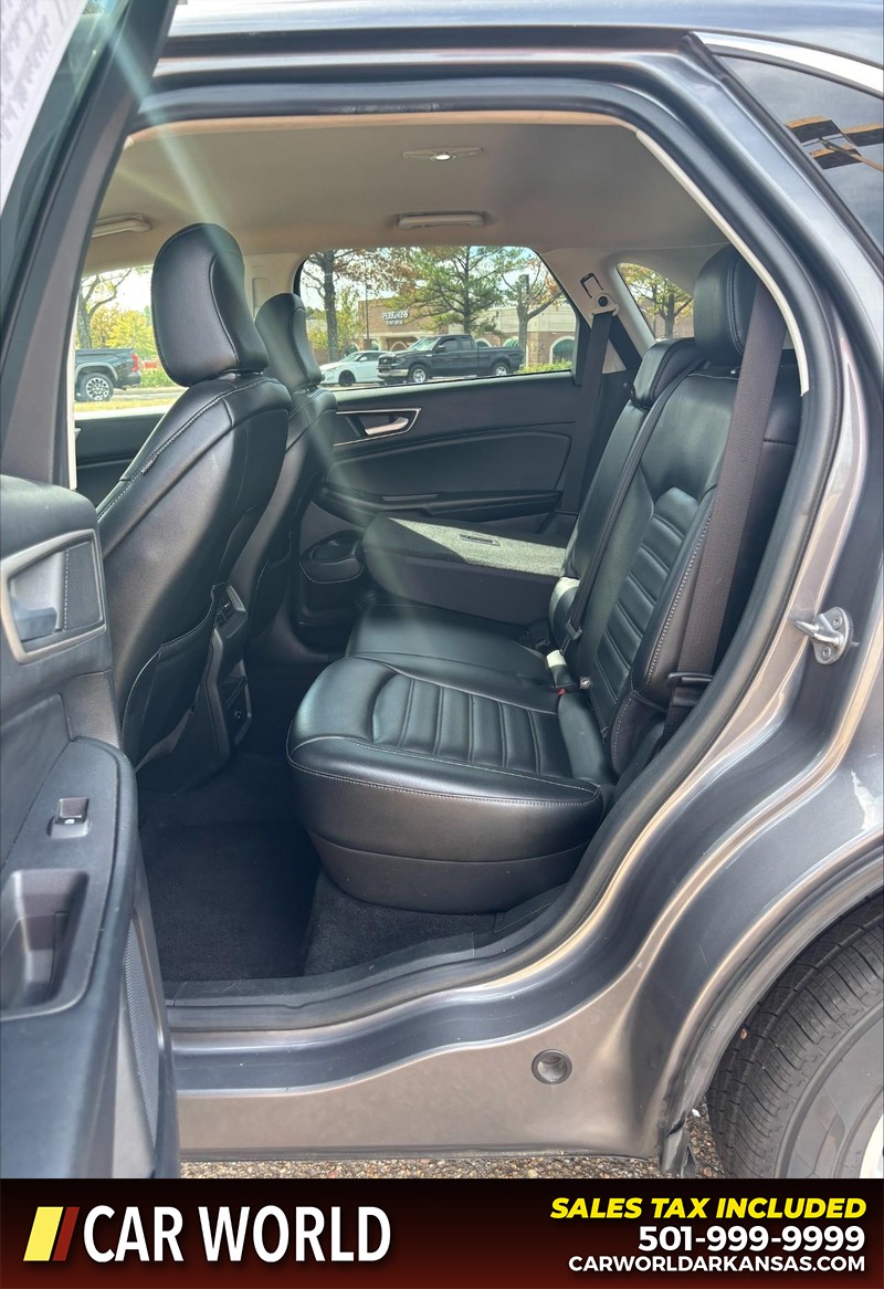 Ford Edge Vehicle Full-screen Gallery Image 15
