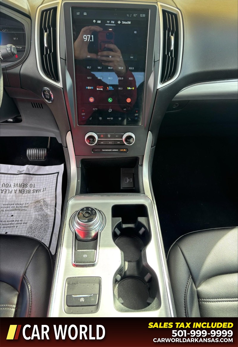 Ford Edge Vehicle Full-screen Gallery Image 17