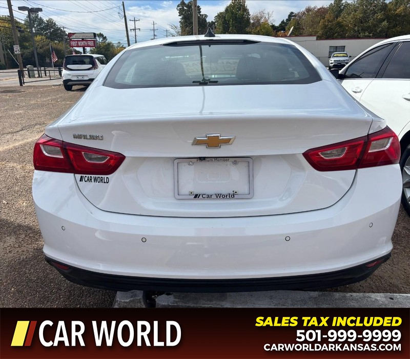 Chevrolet Malibu Vehicle Full-screen Gallery Image 4