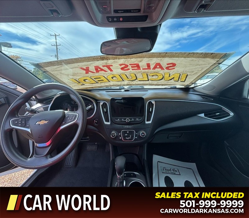 Chevrolet Malibu Vehicle Full-screen Gallery Image 12