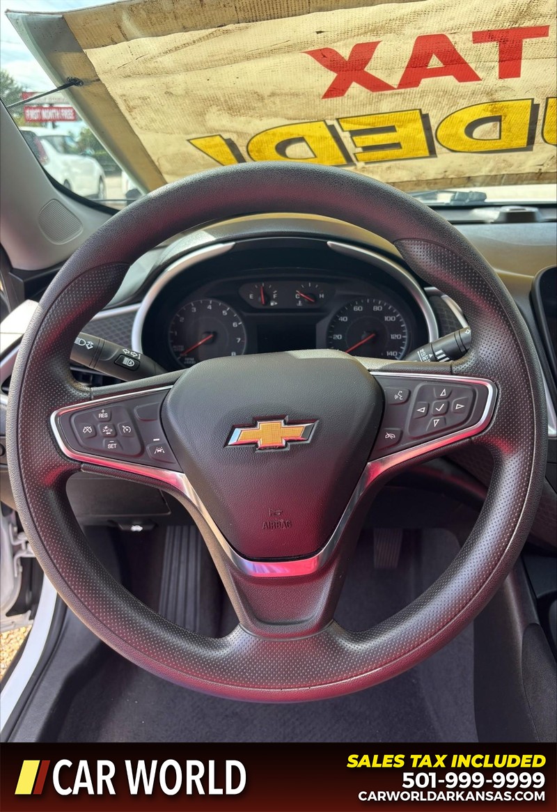 Chevrolet Malibu Vehicle Full-screen Gallery Image 13
