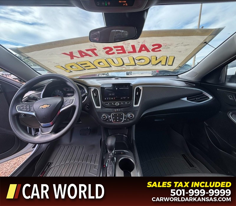 Chevrolet Malibu Vehicle Full-screen Gallery Image 13