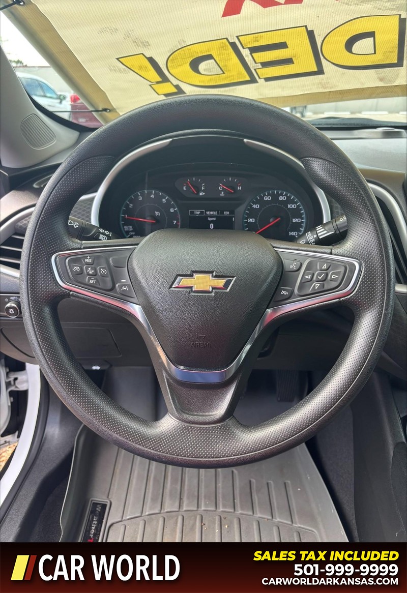 Chevrolet Malibu Vehicle Full-screen Gallery Image 16