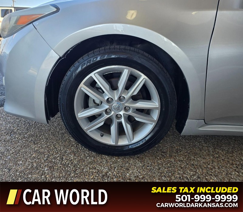 Toyota Avalon Vehicle Full-screen Gallery Image 6