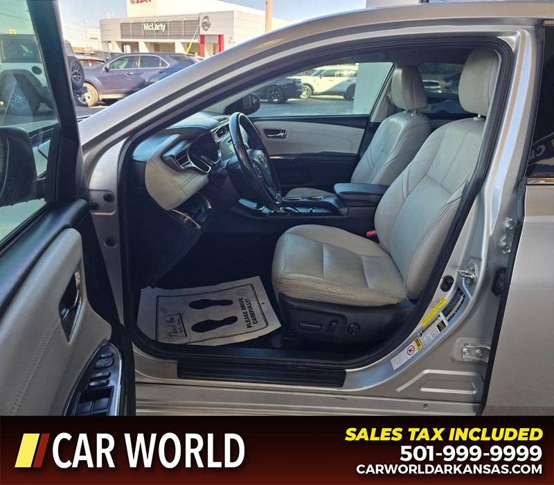 Toyota Avalon Vehicle Full-screen Gallery Image 8