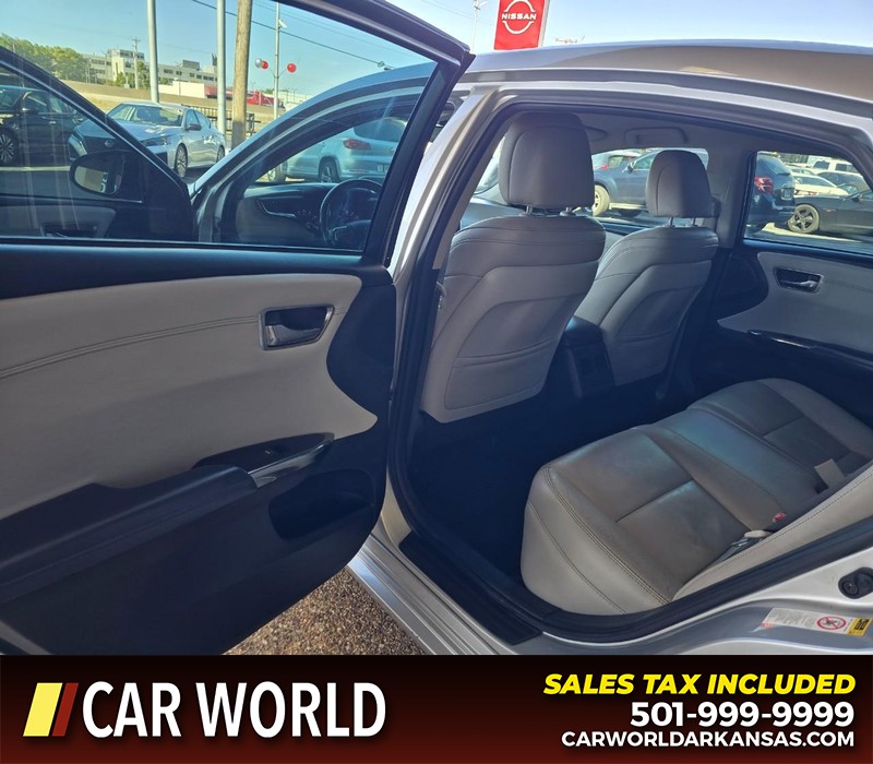 Toyota Avalon Vehicle Full-screen Gallery Image 9