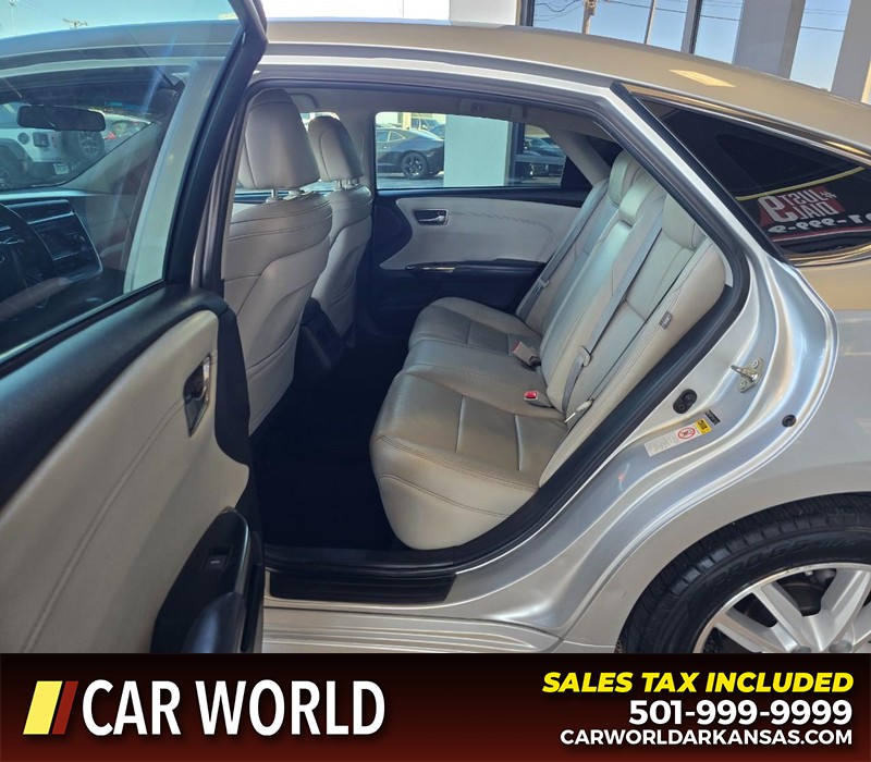 Toyota Avalon Vehicle Full-screen Gallery Image 10