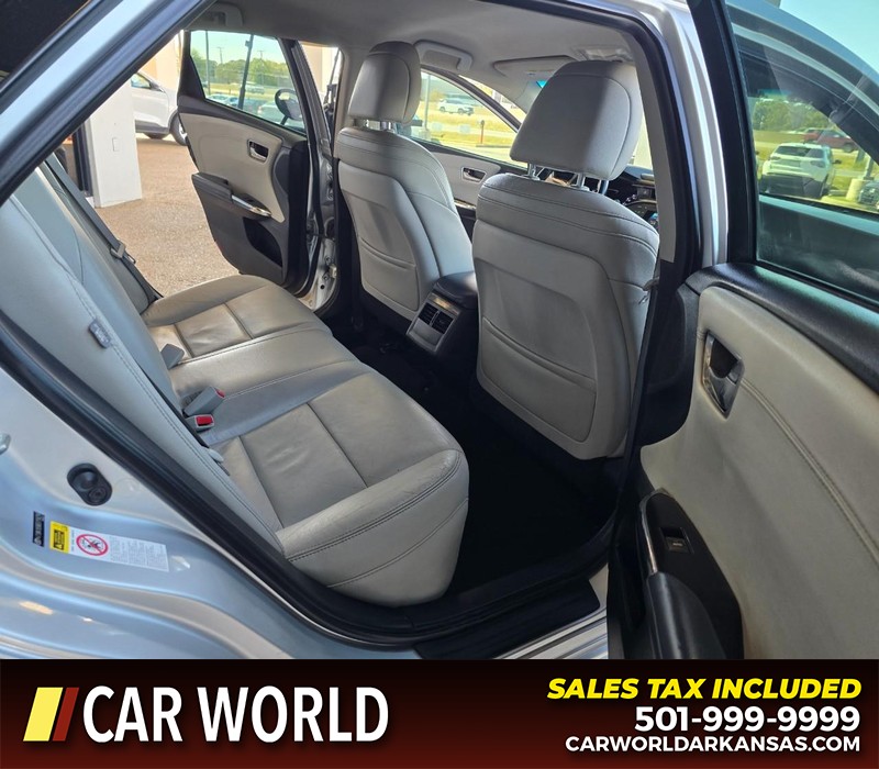 Toyota Avalon Vehicle Full-screen Gallery Image 12