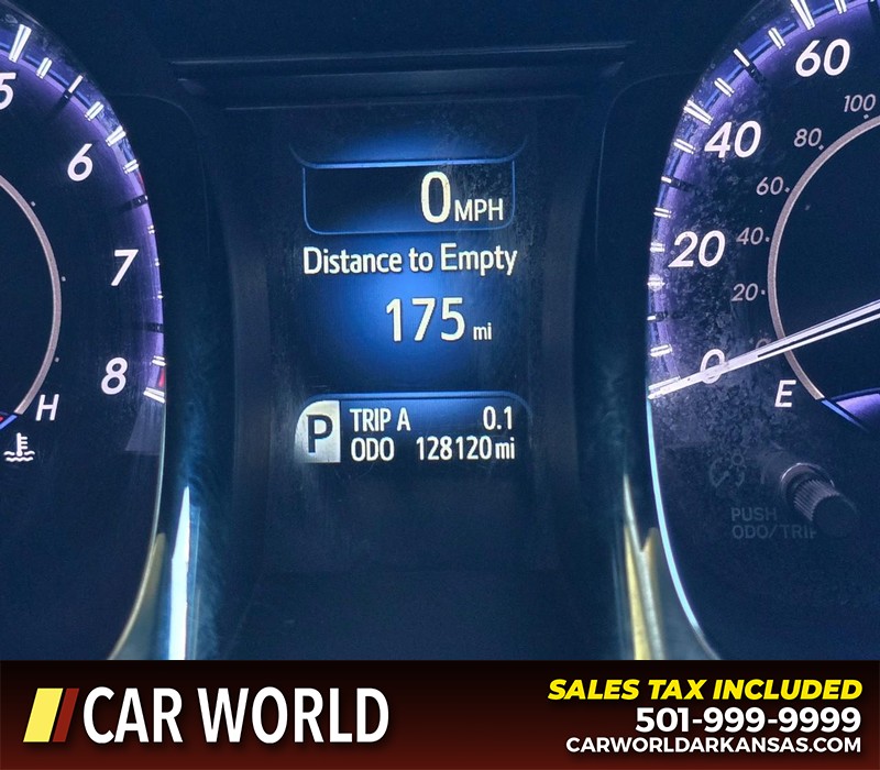 Toyota Avalon Vehicle Full-screen Gallery Image 15