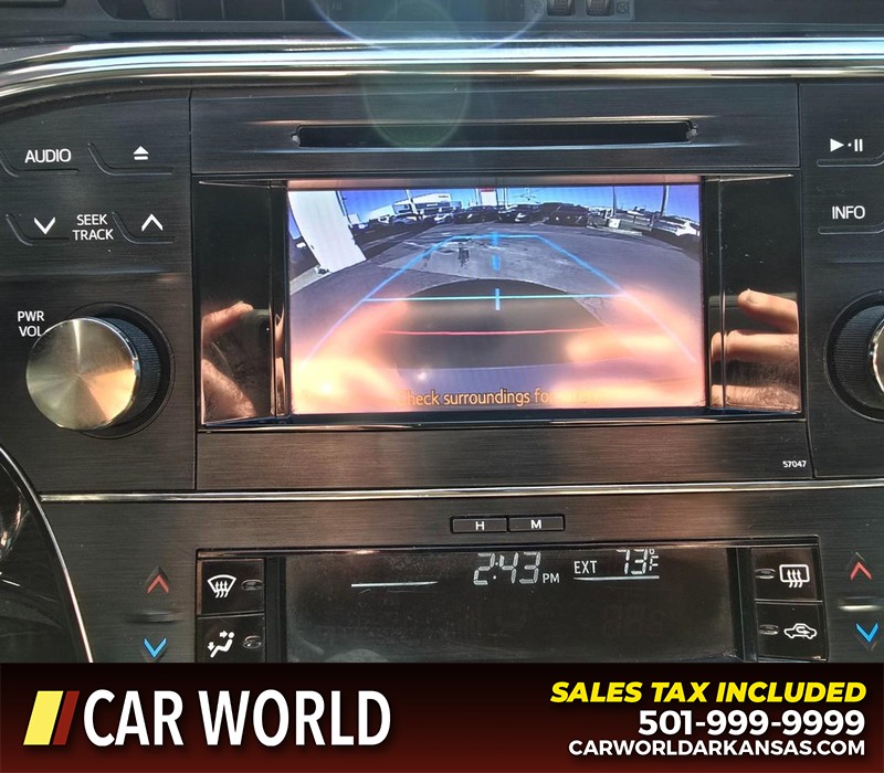 Toyota Avalon Vehicle Full-screen Gallery Image 18