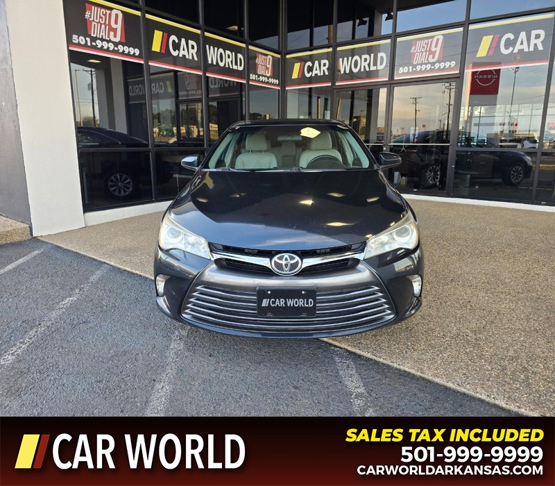 Toyota Camry Vehicle Full-screen Gallery Image 2