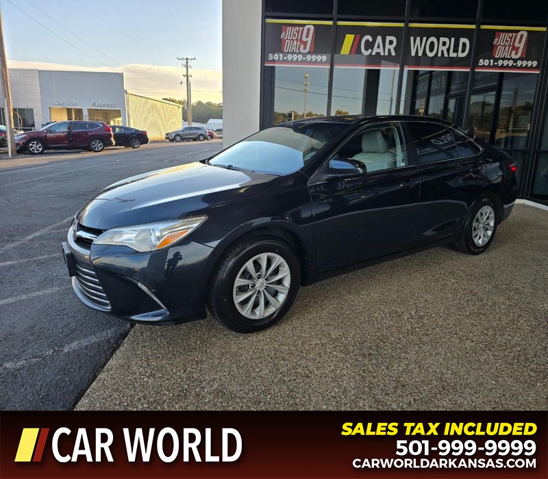 Toyota Camry Vehicle Full-screen Gallery Image 3