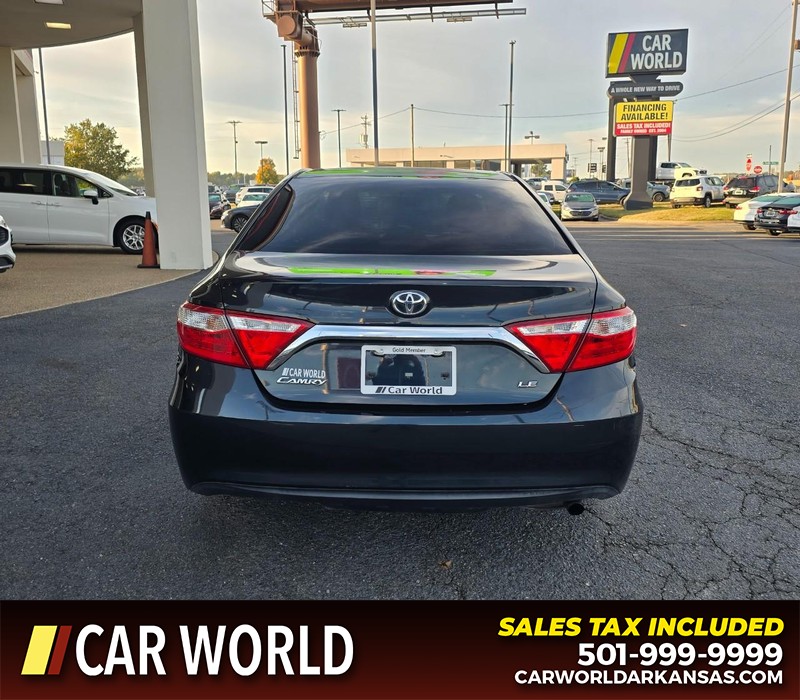 Toyota Camry Vehicle Full-screen Gallery Image 5