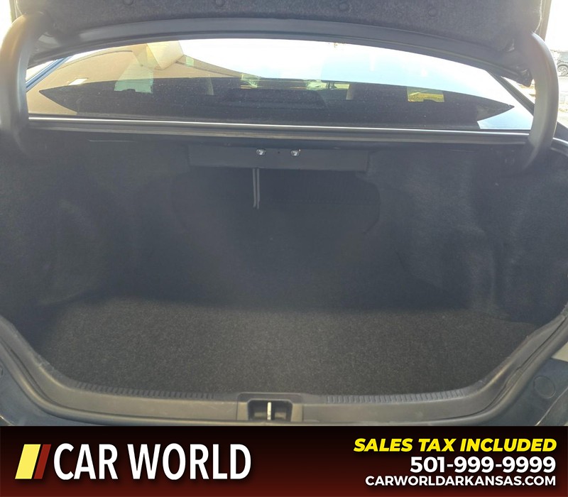 Toyota Camry Vehicle Full-screen Gallery Image 13