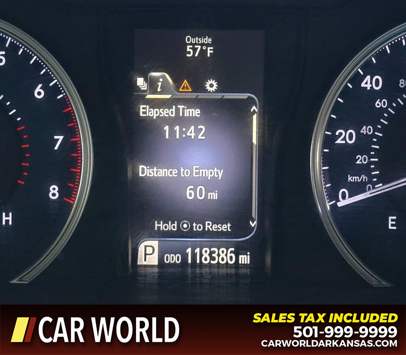 Toyota Camry Vehicle Full-screen Gallery Image 16