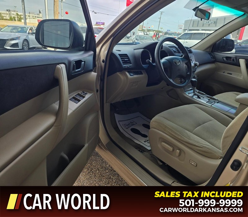 Toyota Highlander Vehicle Full-screen Gallery Image 7