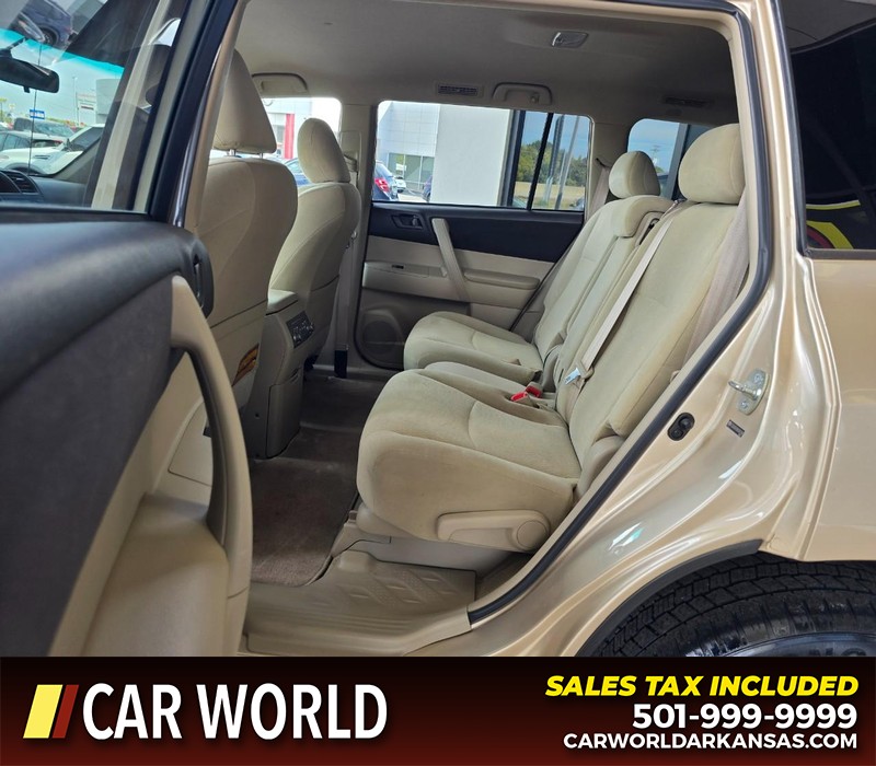 Toyota Highlander Vehicle Full-screen Gallery Image 10