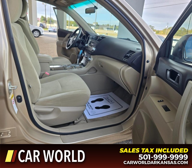Toyota Highlander Vehicle Full-screen Gallery Image 12