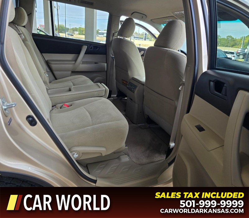 Toyota Highlander Vehicle Full-screen Gallery Image 13