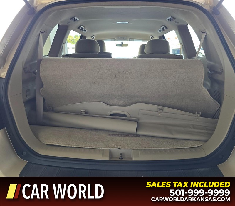 Toyota Highlander Vehicle Full-screen Gallery Image 15