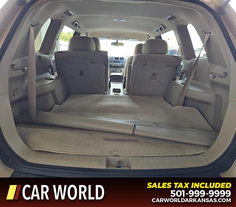 Toyota Highlander Vehicle Full-screen Gallery Image 16
