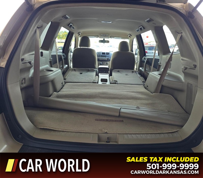 Toyota Highlander Vehicle Full-screen Gallery Image 17