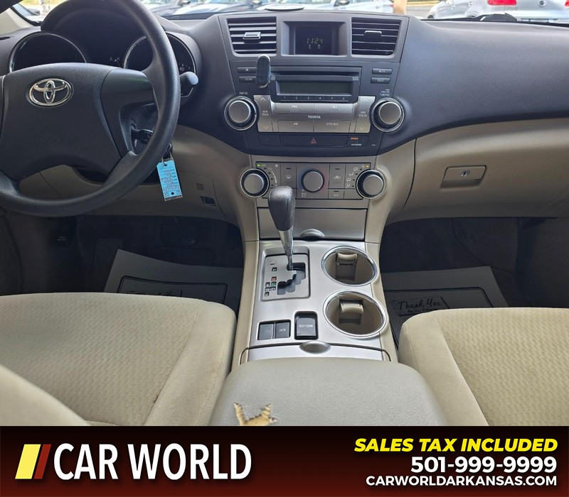 Toyota Highlander Vehicle Full-screen Gallery Image 21