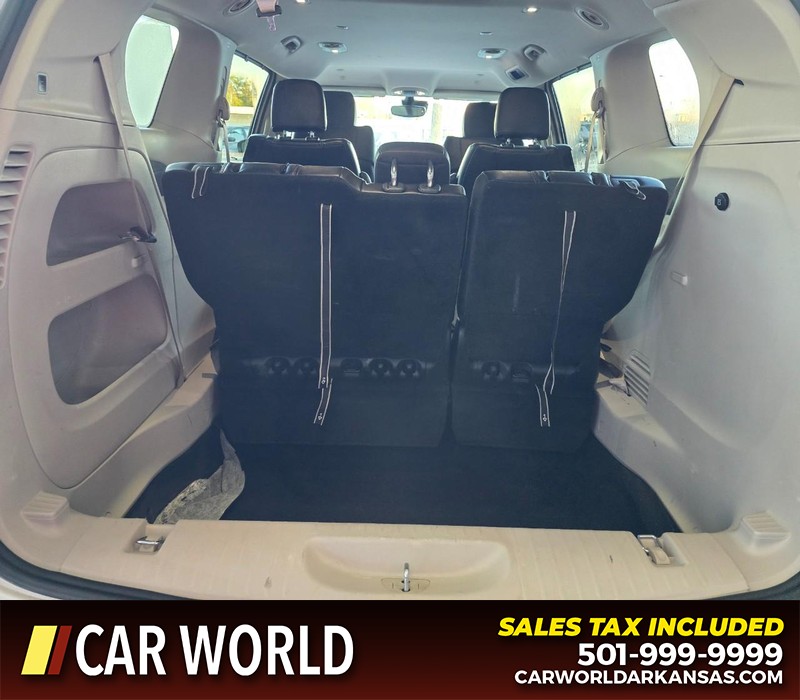 Chrysler Pacifica Vehicle Full-screen Gallery Image 18