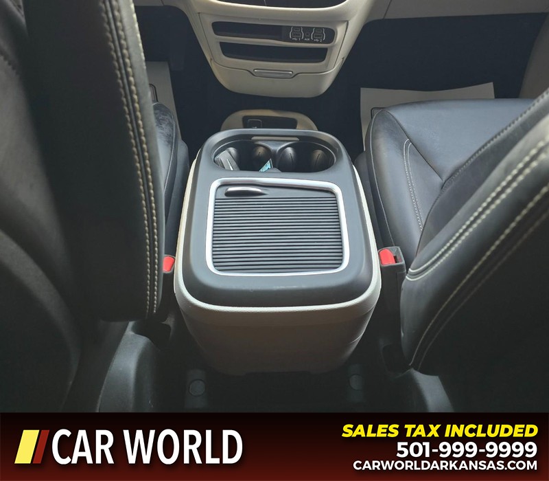 Chrysler Pacifica Vehicle Full-screen Gallery Image 25