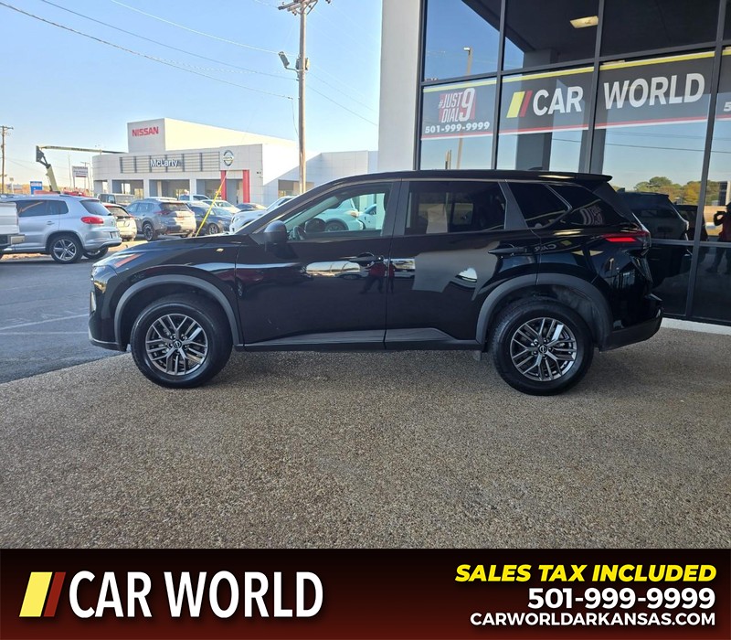 Nissan Rogue Vehicle Full-screen Gallery Image 4