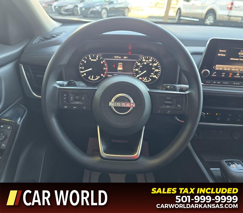 Nissan Rogue Vehicle Full-screen Gallery Image 15