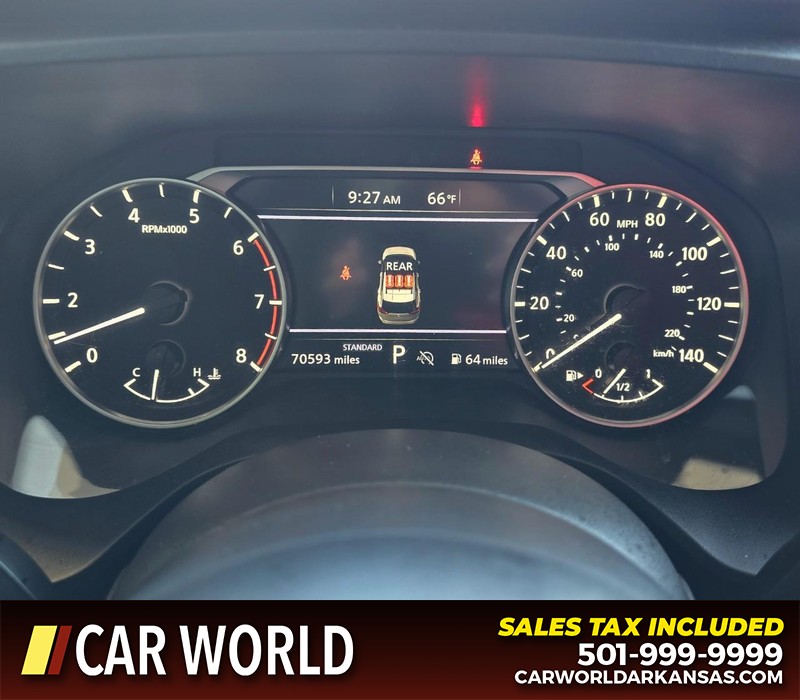 Nissan Rogue Vehicle Full-screen Gallery Image 17