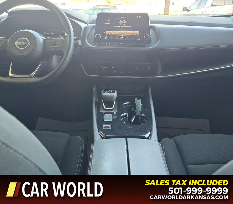 Nissan Rogue Vehicle Full-screen Gallery Image 18