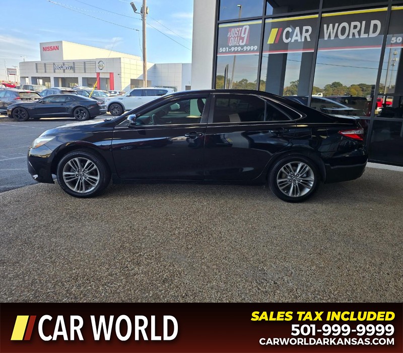 Toyota Camry Vehicle Full-screen Gallery Image 4