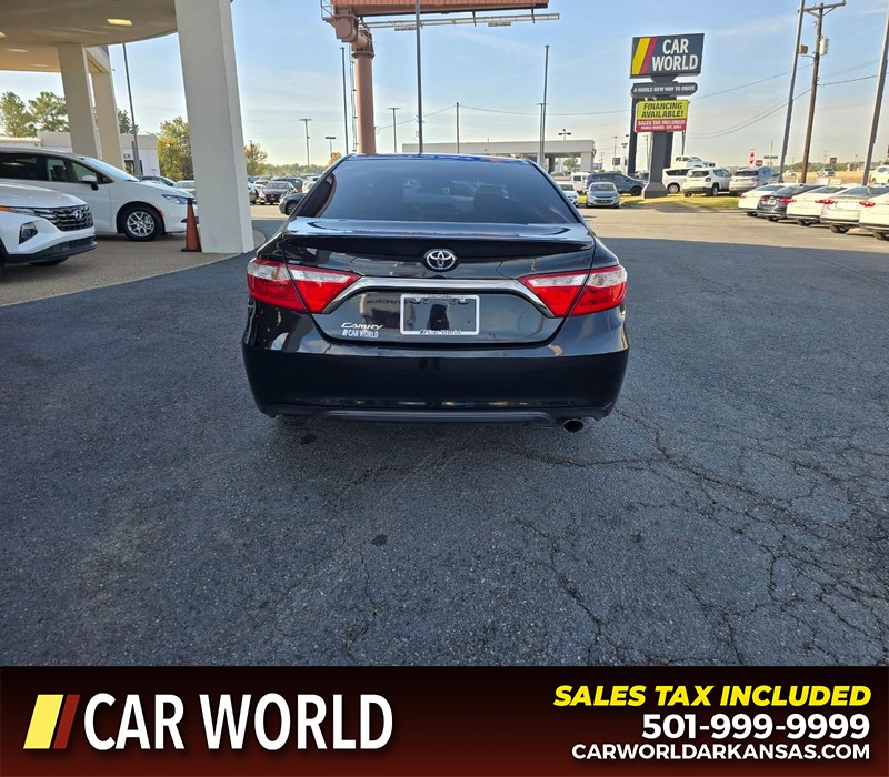Toyota Camry Vehicle Full-screen Gallery Image 5