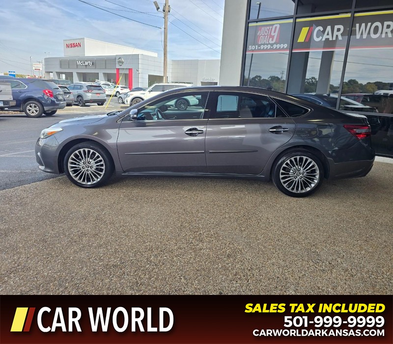 Toyota Avalon Vehicle Full-screen Gallery Image 4
