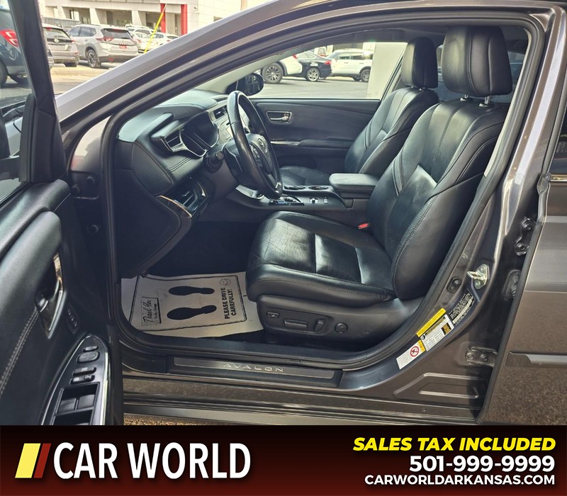 Toyota Avalon Vehicle Full-screen Gallery Image 8