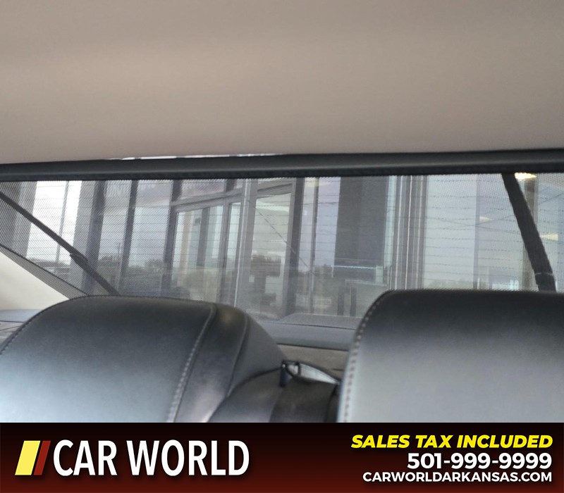 Toyota Avalon Vehicle Full-screen Gallery Image 11