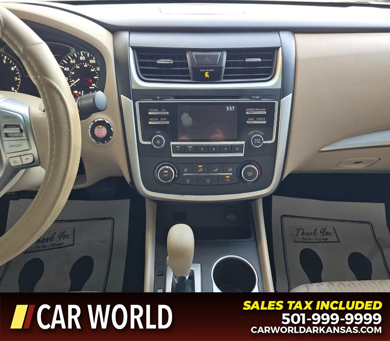 Nissan Altima Vehicle Full-screen Gallery Image 18