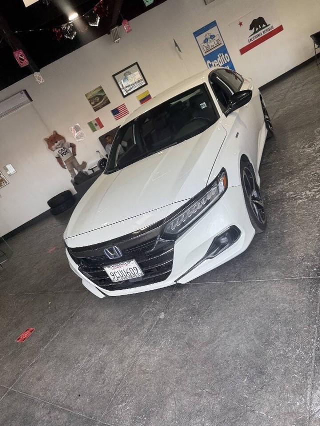 Honda Accord Hybrid Vehicle Full-screen Gallery Image 04