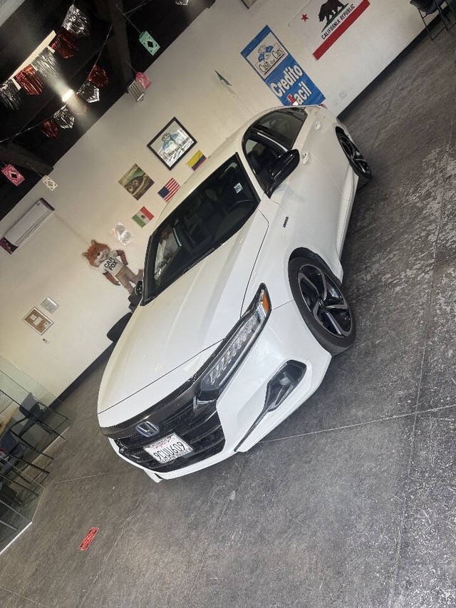 Honda Accord Hybrid Vehicle Full-screen Gallery Image 08