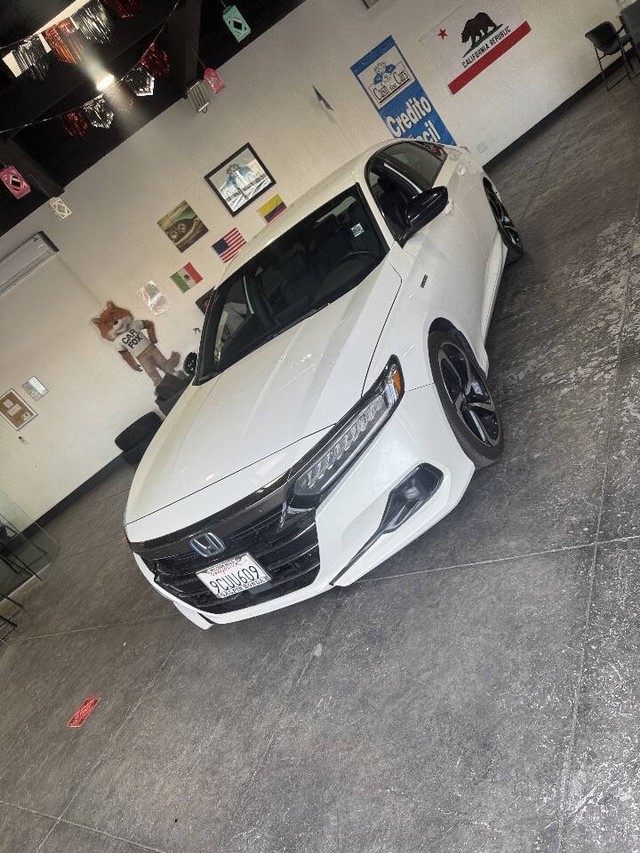 Honda Accord Hybrid Vehicle Full-screen Gallery Image 09